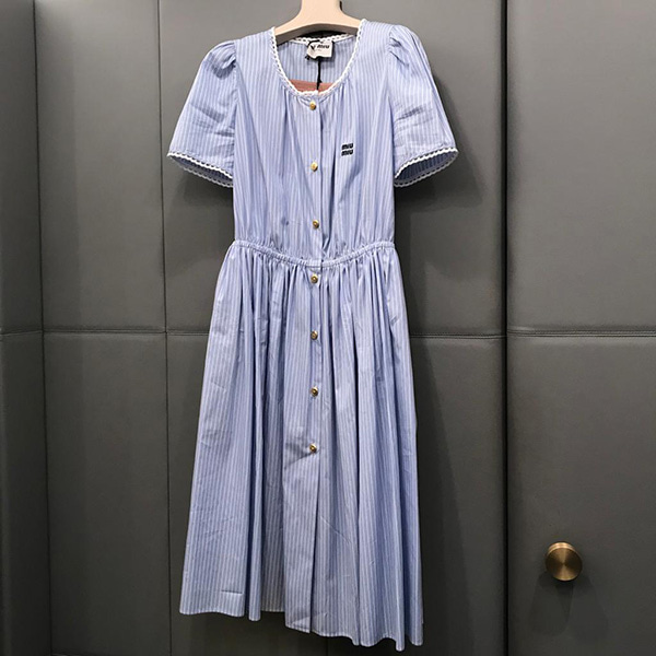 미우미우 샴브레이 드레스